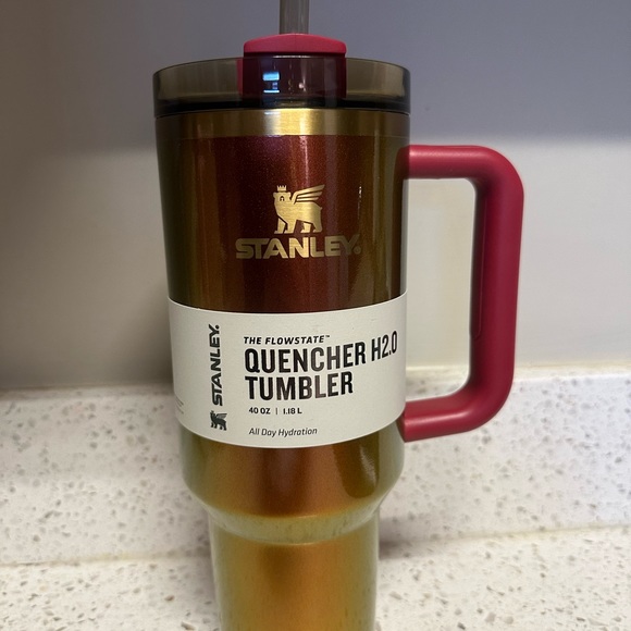 Lainey Wilson Stanley cup brand new never used - Picture 2 of 3